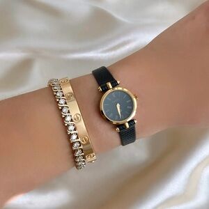 AUTHENTIC VINTAGE GUCCI BLACK LEATHER WATCH